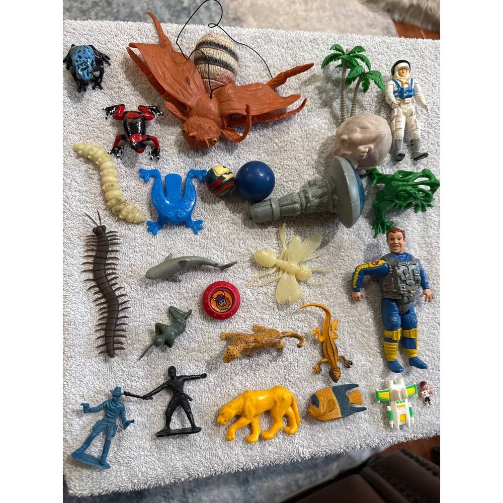 Mixed Toy Lot Vintage Action Figures Animals Insects Space Pilot Cowboy Ninja